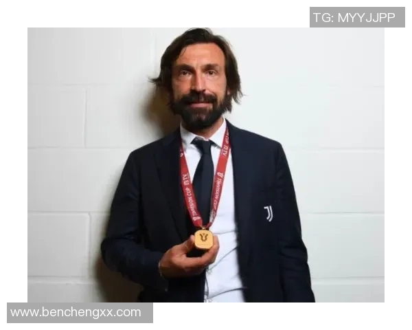 意甲惊现冷门曼联逆转莱比锡上演经典大战引发全场狂欢