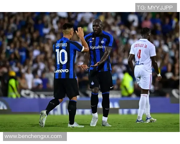 世界杯精彩对决里昂与国米战成平局神奇扑救引发争议判罚热议